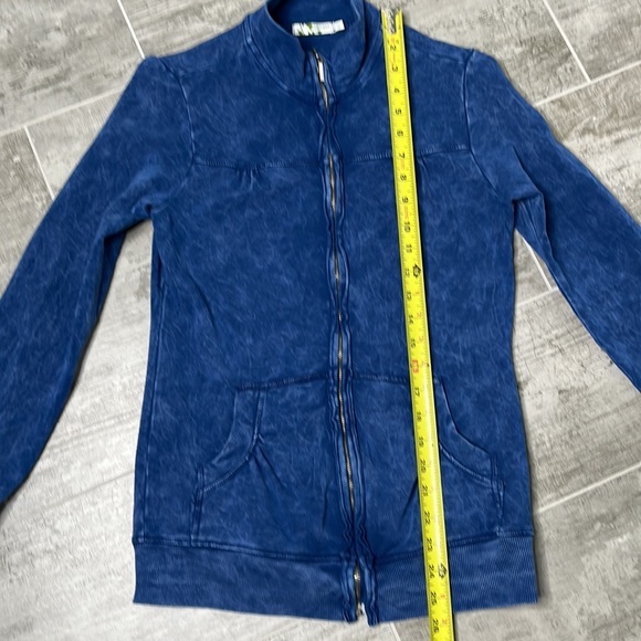 AVANI Womens Distressed Blue Front Zippered Sweat Jacket - Picture 7 of 8